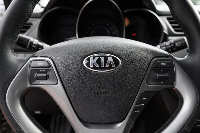 Kia Rio III Рестайлинг с пробегом 2016 года, цена 900 000 рублей, 78086 км, хэтчбек, Автокод Объявления
