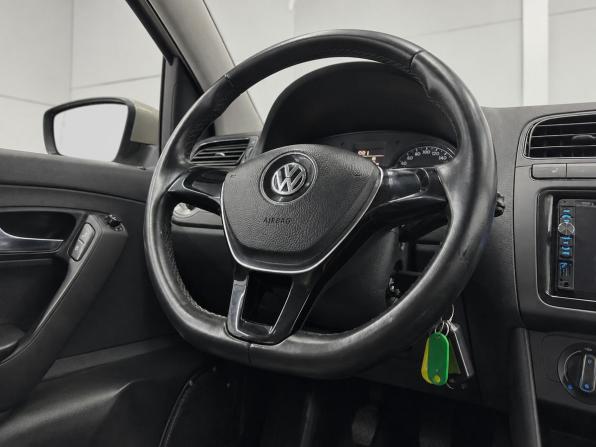 Volkswagen Polo V Рестайлинг с пробегом 2018 года, цена 1 089 000 рублей, 148131 км, седан, Автокод Объявления