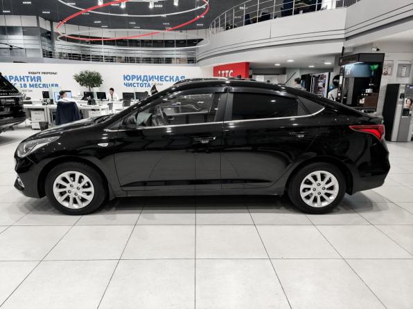 Hyundai Solaris II с пробегом 2017 года, цена 1 350 000 рублей, 130356 км, седан, Автокод Объявления