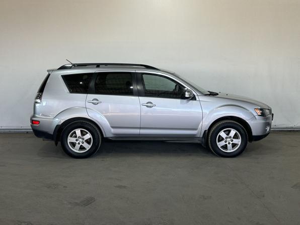Mitsubishi Outlander II Рестайлинг с пробегом 2012 года, цена 1 300 000 рублей, 185513 км, внедорожник, Автокод Объявления
