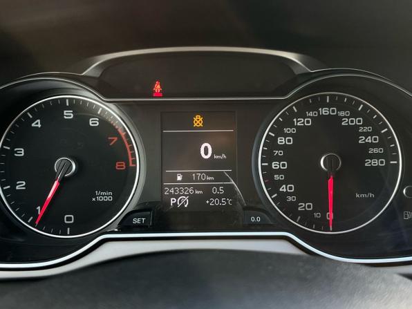 Audi A4 IV (B8) Рестайлинг с пробегом 2013 года, цена 1 050 000 рублей, 243322 км, седан, Автокод Объявления