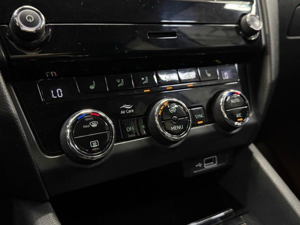 Skoda Octavia III (A7) Рестайлинг с пробегом 2018 года, цена 1 790 000 рублей, 122046 км, лифтбек, Автокод Объявления