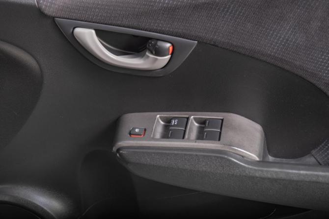 Honda Fit II с пробегом 2012 года, цена 899 000 рублей, 140000 км, хэтчбек, Автокод Объявления