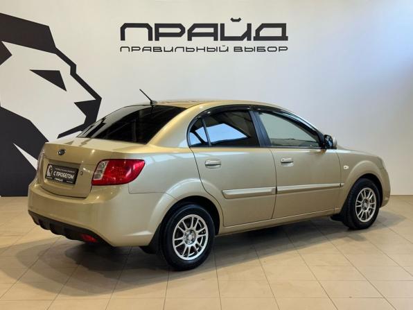 Kia Rio II Рестайлинг с пробегом 2010 года, цена 719 900 рублей, 304000 км, седан, Автокод Объявления