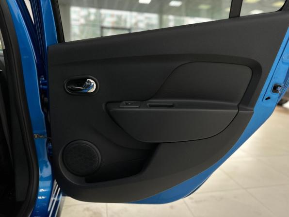Renault Logan II Рестайлинг с пробегом 2019 года, цена 1 350 000 рублей, 99430 км, седан, Автокод Объявления
