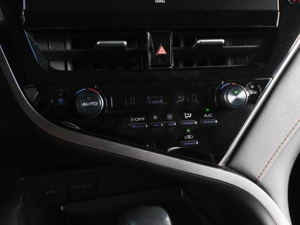Toyota Camry VIII (XV70) Рестайлинг с пробегом 2023 года, цена 3 570 000 рублей, 36561 км, седан, Автокод Объявления