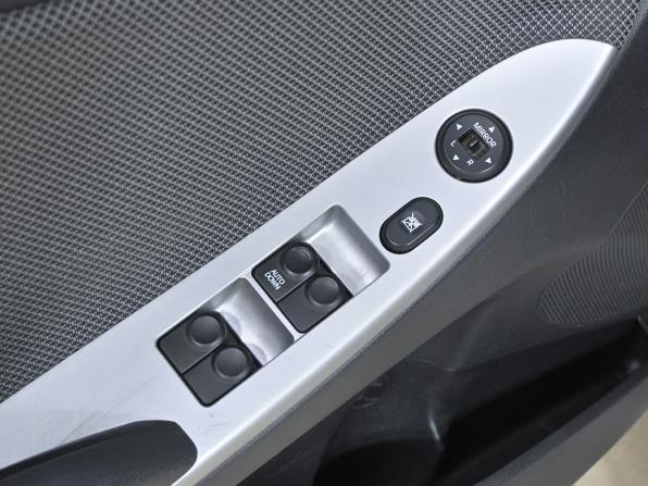 Hyundai Solaris I с пробегом 2012 года, цена 730 000 рублей, 302000 км, хэтчбек, Автокод Объявления