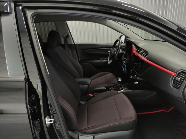 Kia Rio IV Рестайлинг с пробегом 2021 года, цена 1 810 000 рублей, 84960 км, седан, Автокод Объявления