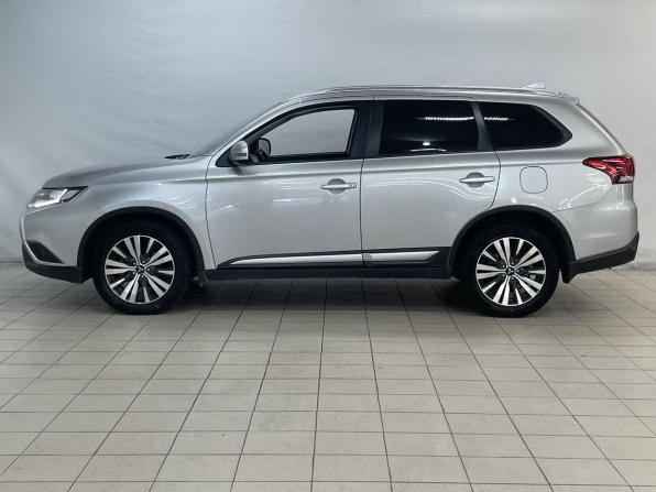 Mitsubishi Outlander III Рестайлинг 3 с пробегом 2021 года, цена 2 499 000 рублей, 137135 км, внедорожник, Автокод Объявления
