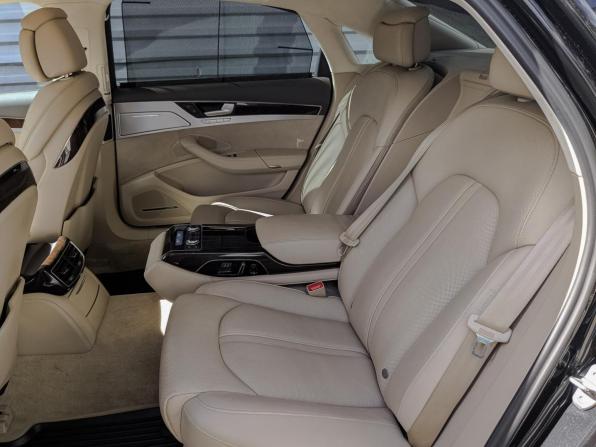 Audi A8 III (D4) Рестайлинг с пробегом 2014 года, цена 2 445 000 рублей, 190078 км, седан, Автокод Объявления