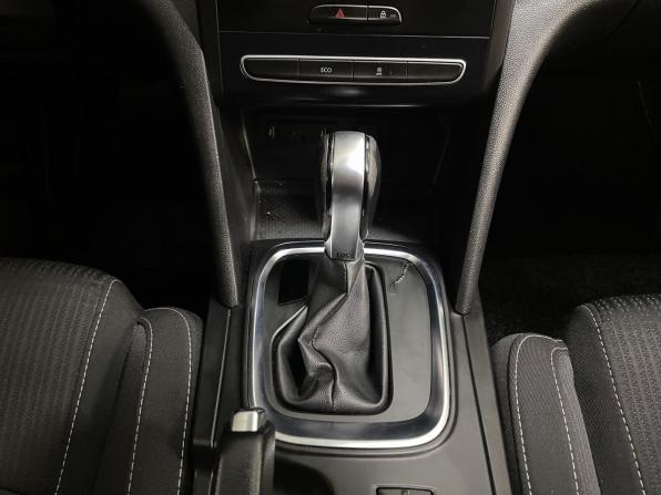 Renault Megane IV с пробегом 2018 года, цена 1 350 000 рублей, 178586 км, универсал, Автокод Объявления