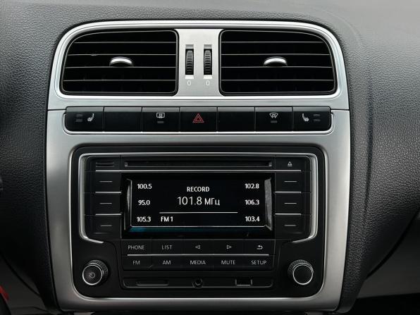 Volkswagen Polo V Рестайлинг с пробегом 2016 года, цена 1 090 000 рублей, 128350 км, седан, Автокод Объявления
