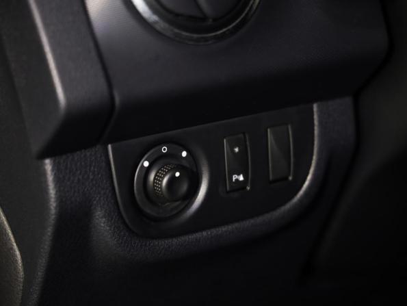Renault Sandero II с пробегом 2017 года, цена 899 000 рублей, 146782 км, хэтчбек, Автокод Объявления