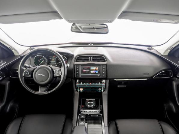 Jaguar F-Pace I с пробегом 2018 года, цена 2 920 000 рублей, 84259 км, внедорожник, Автокод Объявления
