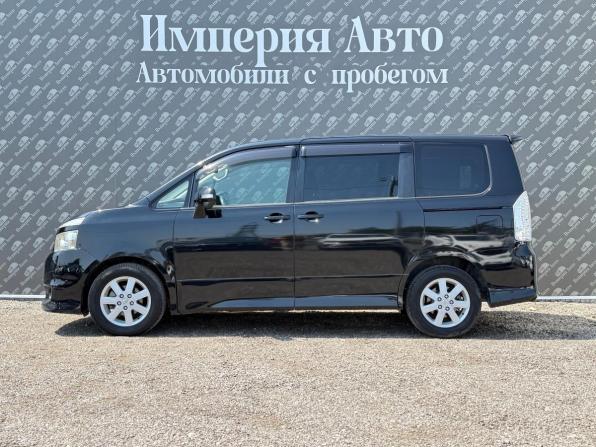 Toyota Voxy II (R70) с пробегом 2008 года, цена 1 575 000 рублей, 146500 км, минивэн, Автокод Объявления