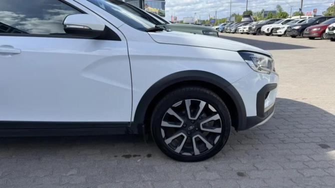Lada (ВАЗ) Vesta I Рестайлинг (NG) с пробегом 2023 года, цена 1 296 000 рублей, 68618 км, седан, Автокод Объявления