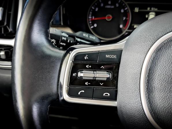 Kia Sorento IV с пробегом 2022 года, цена 3 795 000 рублей, 93137 км, внедорожник, Автокод Объявления
