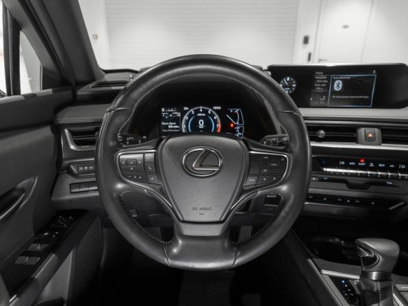 Lexus UX I с пробегом 2019 года, цена 3 150 000 рублей, 51545 км, внедорожник, Автокод Объявления
