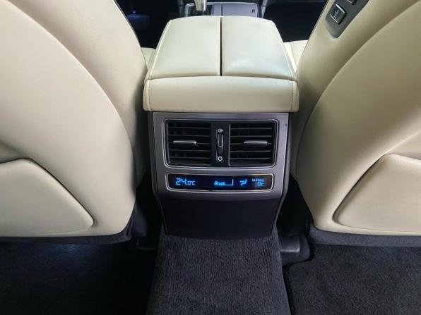 Hyundai Equus II Рестайлинг с пробегом 2015 года, цена 1 399 000 рублей, 191016 км, седан, Автокод Объявления