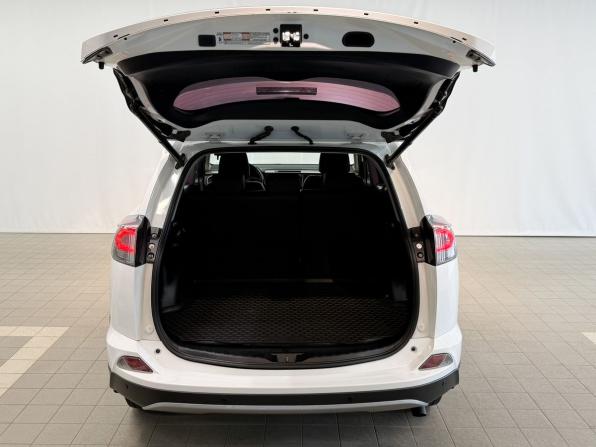 Toyota RAV4 IV (XA40) Рестайлинг с пробегом 2018 года, цена 2 490 000 рублей, 101792 км, внедорожник, Автокод Объявления