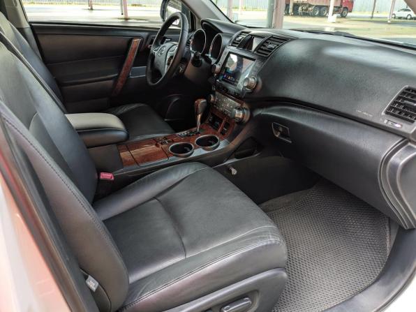 Toyota Highlander II (XU40) Рестайлинг с пробегом 2011 года, цена 2 099 500 рублей, 175000 км, внедорожник, Автокод Объявления