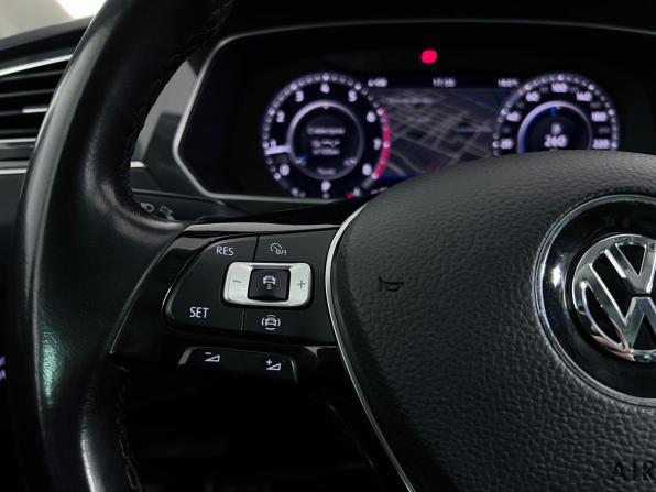 Volkswagen Tiguan II с пробегом 2018 года, цена 3 000 000 рублей, 100480 км, внедорожник, Автокод Объявления