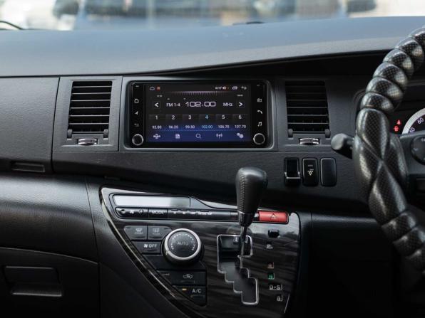 Toyota ISis I Рестайлинг с пробегом 2012 года, цена 1 350 000 рублей, 134000 км, компактвэн, Автокод Объявления