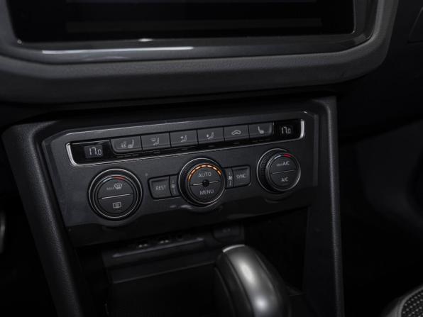 Volkswagen Tiguan II Рестайлинг с пробегом 2020 года, цена 2 320 000 рублей, 136862 км, внедорожник, Автокод Объявления