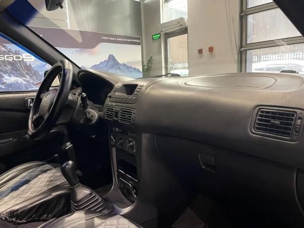 Toyota Corolla VIII (E110) Рестайлинг с пробегом 2001 года, цена 230 000 рублей, 387000 км, лифтбек, Автокод Объявления