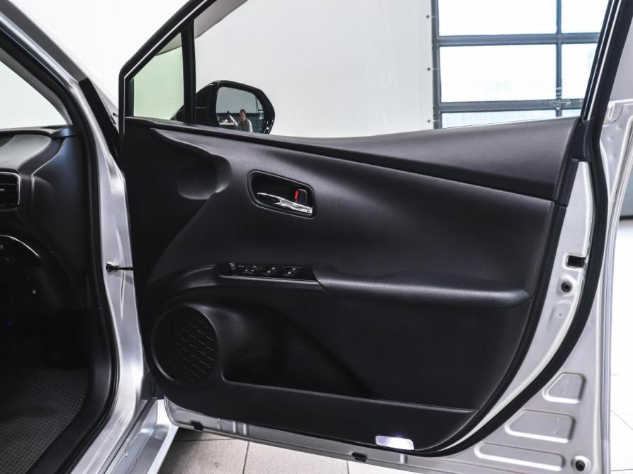 Toyota Prius IV (XW50) Красноярск  - изображение 10