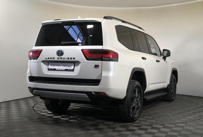 Toyota Land Cruiser 300 Series с пробегом 2021 года, цена 9 700 000 рублей, 62663 км, внедорожник, Автокод Объявления