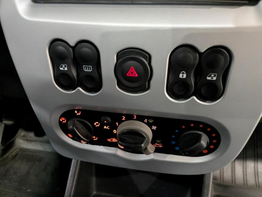 Renault Logan I Рестайлинг Москва  - изображение 17