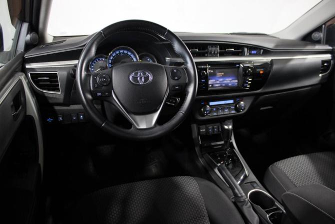 Toyota Corolla XI (E160 E170 E180) с пробегом 2014 года, цена 1 550 000 рублей, 81000 км, седан, Автокод Объявления