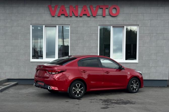 Kia Rio IV Рестайлинг с пробегом 2021 года, цена 1 800 000 рублей, 35330 км, седан, Автокод Объявления
