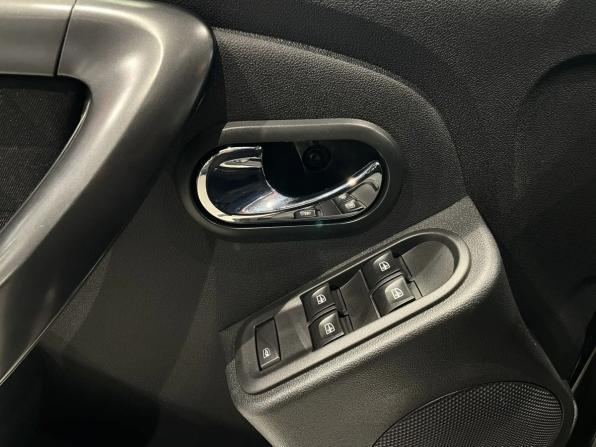 Renault Duster I Рестайлинг с пробегом 2016 года, цена 1 370 000 рублей, 68025 км, внедорожник, Автокод Объявления