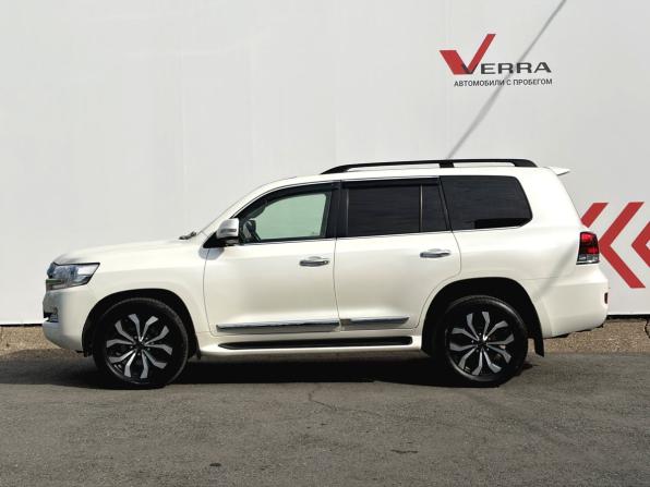 Toyota Land Cruiser 200 Series Рестайлинг 2 с пробегом 2018 года, цена 6 400 000 рублей, 242022 км, внедорожник, Автокод Объявления
