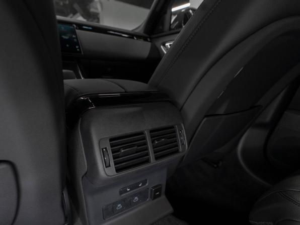 Land Rover Range Rover Velar I Рестайлинг с пробегом 2026 года, цена 9 300 000 рублей, 11 км, внедорожник, Автокод Объявления