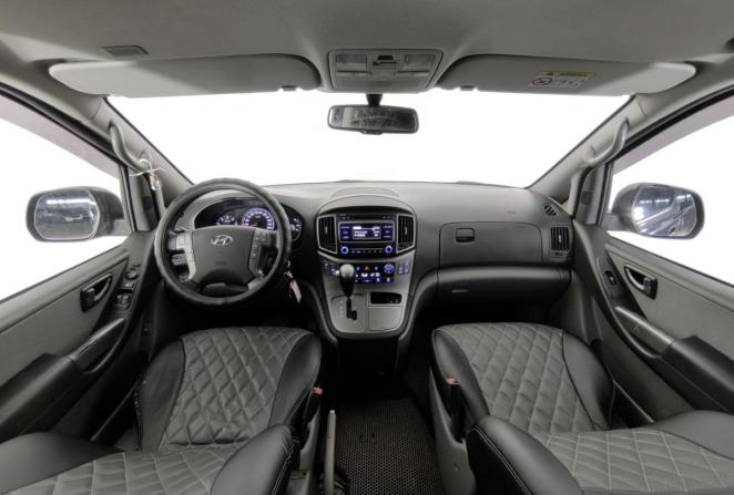Hyundai H-1 II Рестайлинг 2 с пробегом 2018 года, цена 2 090 000 рублей, 193000 км, минивэн, Автокод Объявления