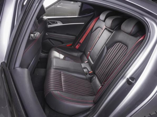 Genesis G70 I Рестайлинг с пробегом 2022 года, цена 4 150 000 рублей, 19838 км, седан, Автокод Объявления
