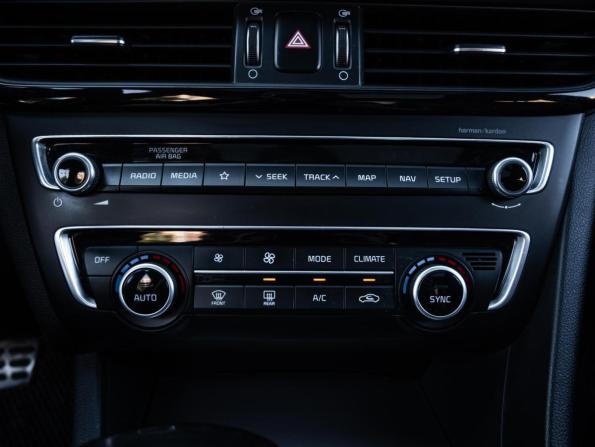 Kia Optima IV Рестайлинг с пробегом 2019 года, цена 1 877 000 рублей, 119803 км, седан, Автокод Объявления