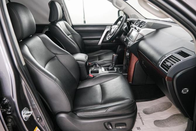 Toyota Land Cruiser Prado 150 Series Рестайлинг 1 с пробегом 2013 года, цена 3 799 000 рублей, 231000 км, внедорожник, Автокод Объявления