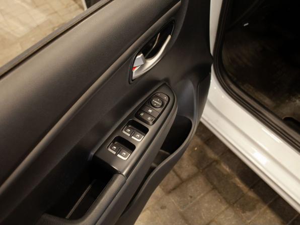 Kia Rio IV Рестайлинг с пробегом 2021 года, цена 1 890 000 рублей, 57999 км, седан, Автокод Объявления