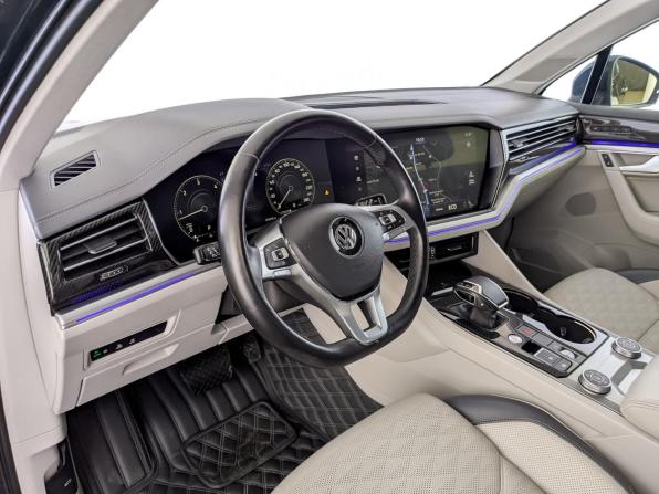Volkswagen Touareg III с пробегом 2019 года, цена 5 480 000 рублей, 107016 км, внедорожник, Автокод Объявления