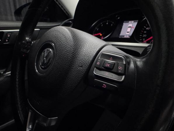 Volkswagen Passat B7 с пробегом 2013 года, цена 1 340 000 рублей, 207740 км, седан, Автокод Объявления