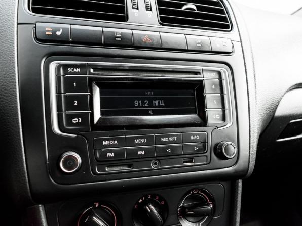 Volkswagen Polo V с пробегом 2013 года, цена 760 000 рублей, 100034 км, седан, Автокод Объявления