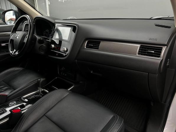 Mitsubishi Outlander III Рестайлинг 3 с пробегом 2021 года, цена 2 227 800 рублей, 151635 км, внедорожник, Автокод Объявления