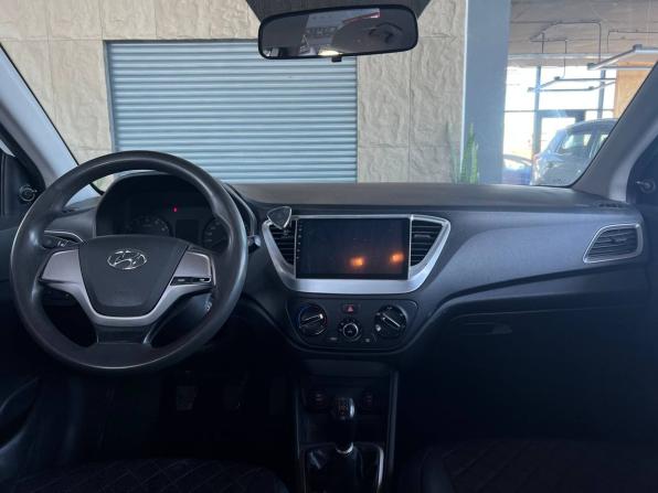 Hyundai Solaris II с пробегом 2017 года, цена 895 000 рублей, 236000 км, седан, Автокод Объявления