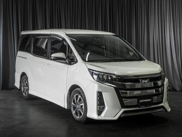 Toyota Noah III (R80) Рестайлинг с пробегом 2017 года, цена 2 500 000 рублей, 103175 км, минивэн, Автокод Объявления