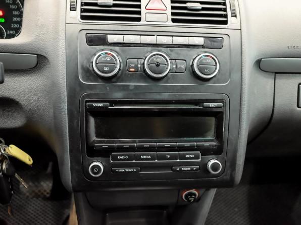 Volkswagen Touran I Рестайлинг 2 с пробегом 2012 года, цена 1 120 000 рублей, 158137 км, компактвэн, Автокод Объявления