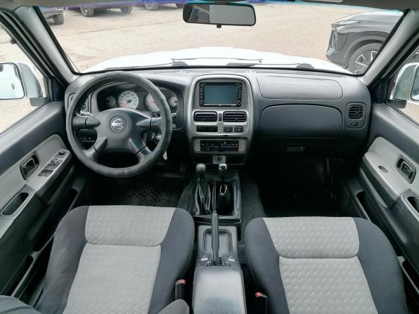 Nissan NP300 с пробегом 2010 года, цена 1 155 000 рублей, 317951 км, пикап, Автокод Объявления